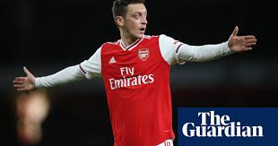 Özil werpt opnieuw gevoelige onderwerpen op